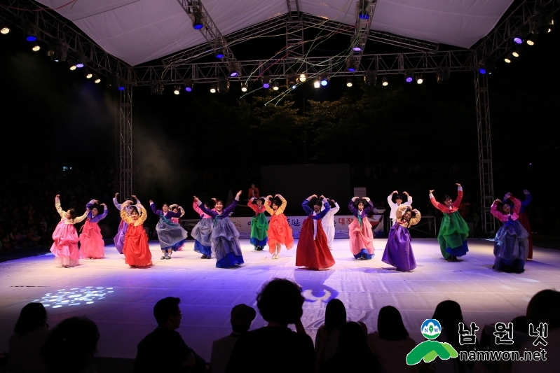 14일 광한루원 앞 춤판무대에서 가진 이판사판춤판 공연 (2).JPG