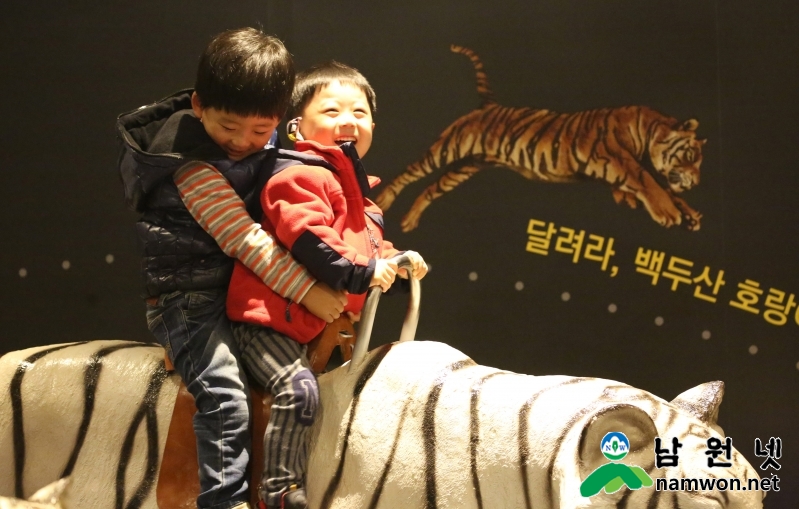 1109 산림과 - 백두대간 생태교육장 전시관 사전운영 인기 (2).JPG