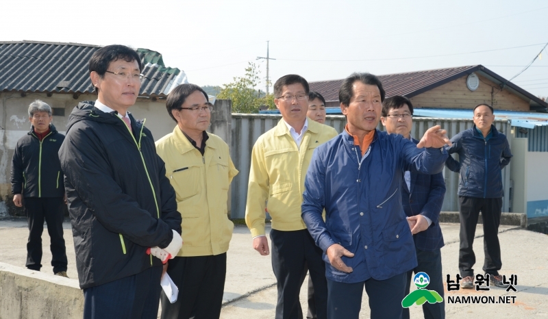 1103 시민소통실 - 초동마을 현장봉사3.JPG