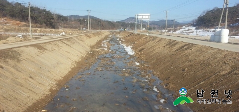 1103 건설과 - 하반기 하천 준설사업 실시(남창천 준설 후).JPG