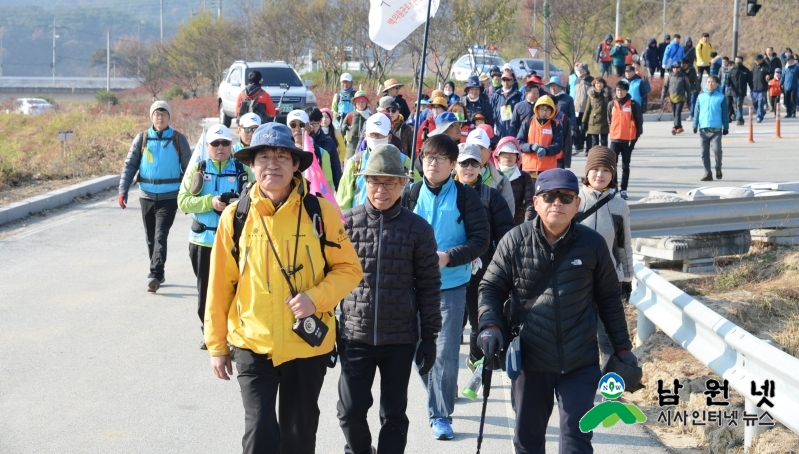 1120 관광과 - 420년만에 걷는 충무공 백의종군로, 참가자 열기 뜨거워 1.JPG