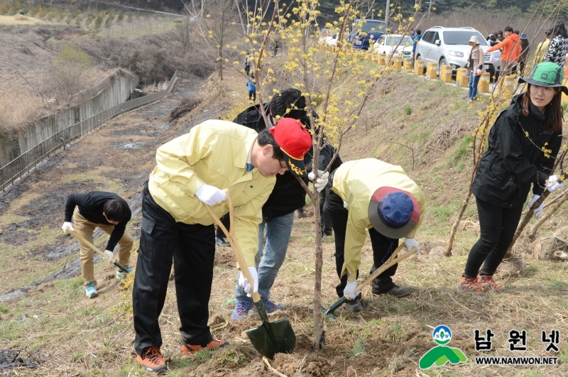 150327 청원 나무심기 행사3.JPG