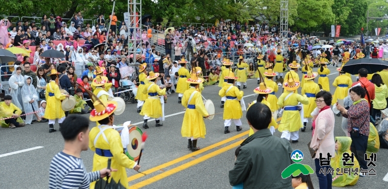 0511재정과-제88회 춘향제 보고 듣고 즐기는 흥겨운 길놀이 축제2.JPG
