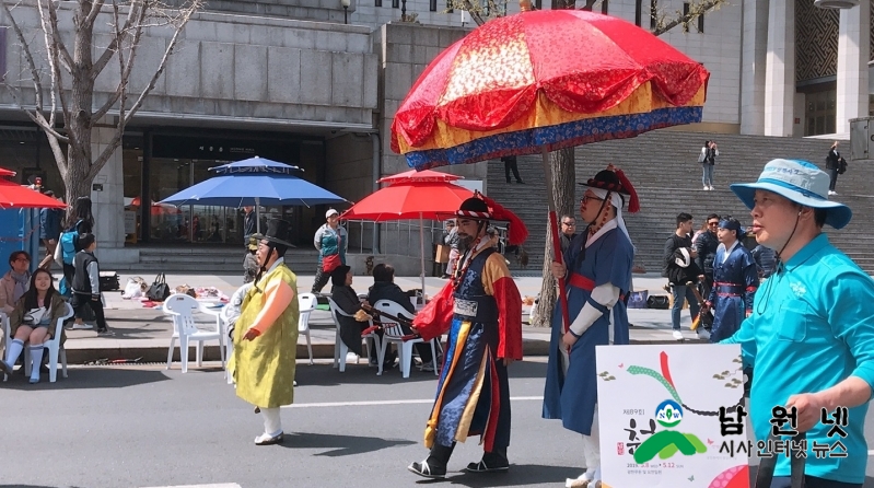 0408관광과-춘향제와 신관사또 광화문 홍보3.jpg