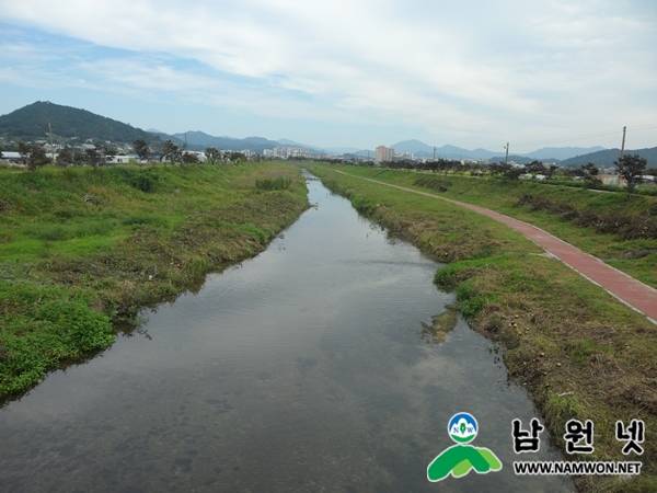 1215 건설과 - 하천제방 정비분야에서 남원시 최우수시로 선정0.jpg