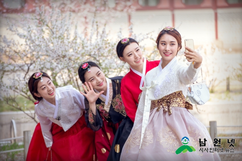 0501춘향제전위원회-춘향시대 더 특별하게 즐기기  한복입고 놀자2 (춘향시대 한복체험).jpg