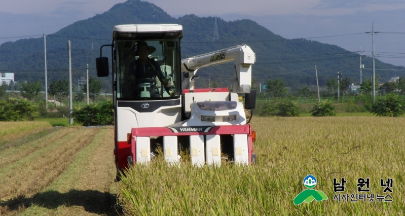 0828농정과-농업기계화사업 농가일손 돕고 쌀 생산비 줄인다2.JPG