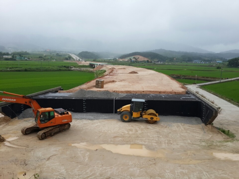 0626 도시과 - 주요도로망 개설 교통 접근성 높인다(88고속국도 건설현장).jpeg