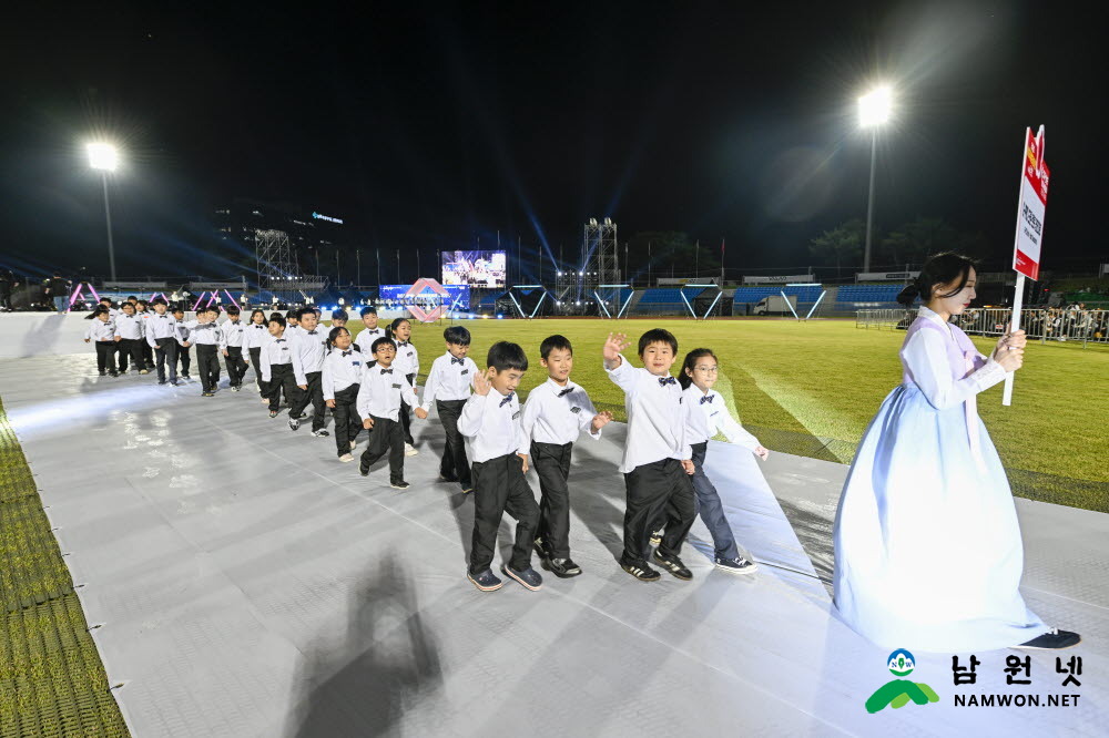 1016 00. 신성장산업과 홍보전산과 - 첨단기술의 축제 2025 남원국제드론제전 ‘개막’ (8).JPG